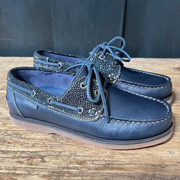 DECK SHOES <br/> TITANIC BLUE WITH STINGRAY